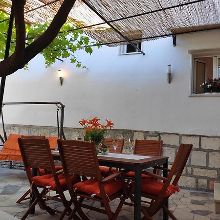 Holiday House Nono Сумартин Екстериор снимка