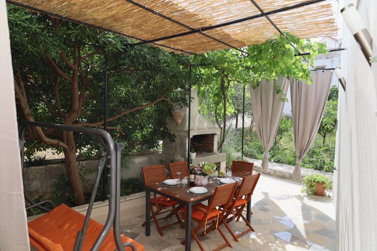Holiday House Nono Сумартин Екстериор снимка